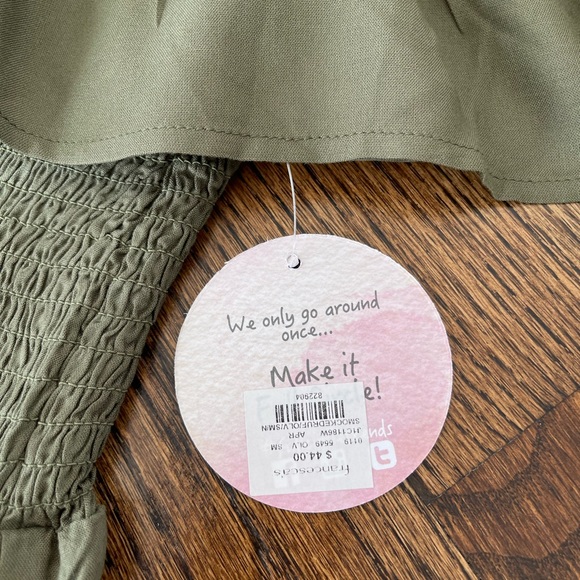BNWT Francesca’s Ruffle Jumper Small Olive green by Full Circle Trends - Picture 6 of 12